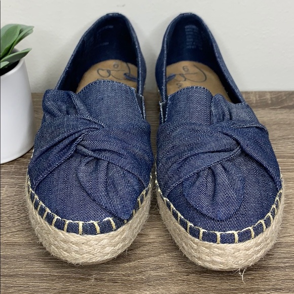 Dr. Scholl's Shoes - Dr Scholls Boudless Chambray Espadrilles